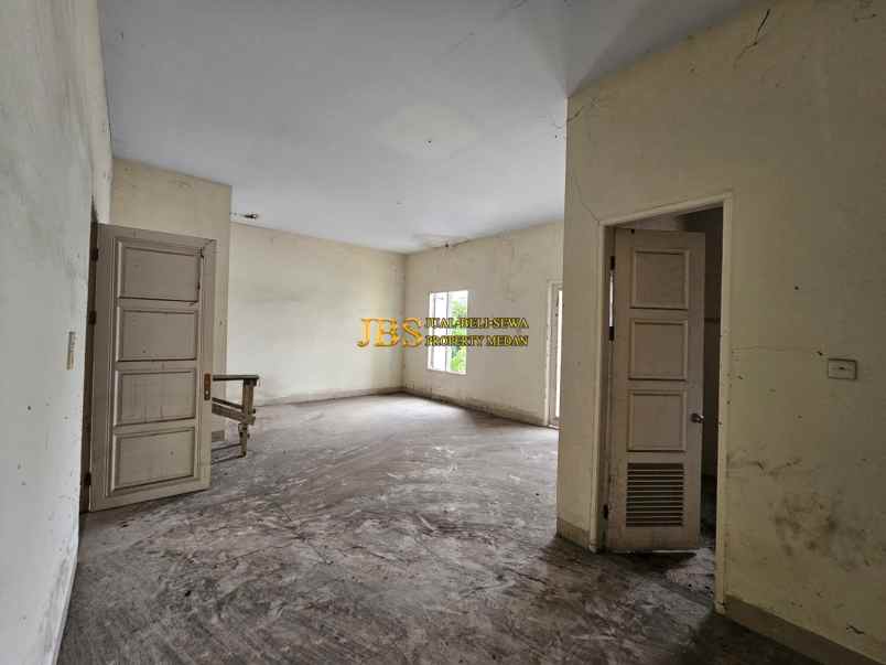 dijual rumah komplek somerset regency