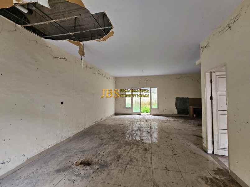 dijual rumah komplek somerset regency