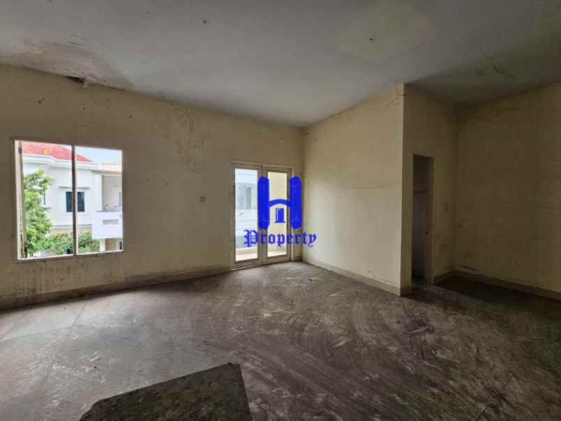 dijual rumah komplek somerset regency