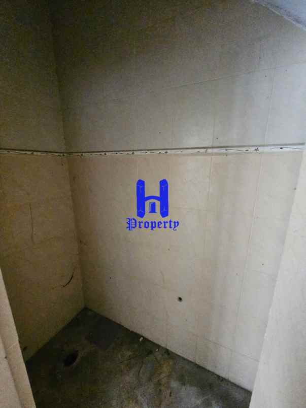 dijual rumah komplek somerset regency