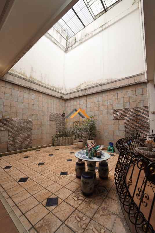 dijual rumah komplek taman malibu indah