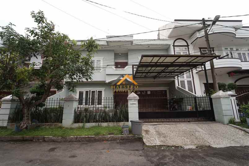 dijual rumah komplek taman malibu indah