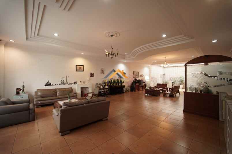dijual rumah komplek taman malibu indah