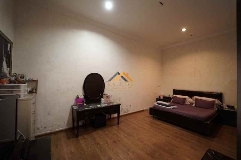 dijual rumah komplek taman malibu indah