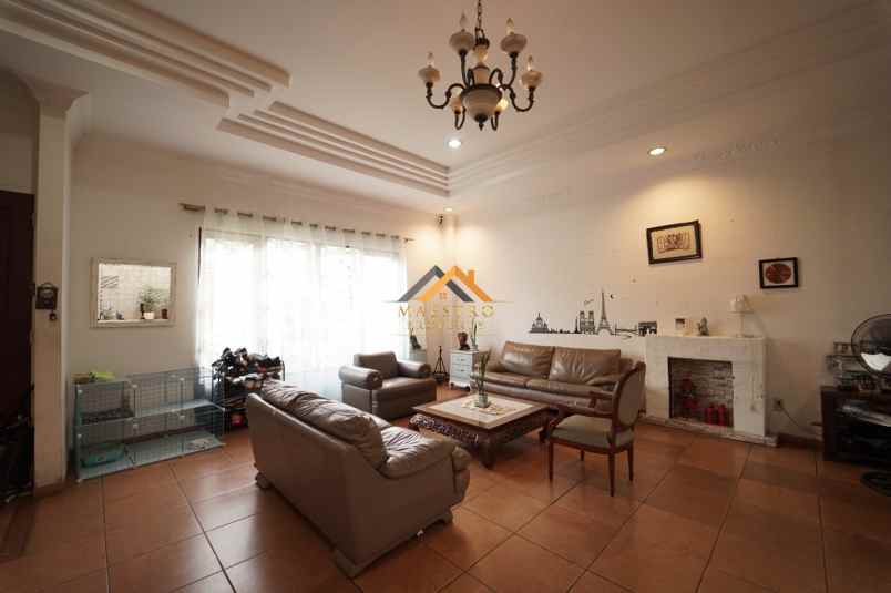 dijual rumah komplek taman malibu indah