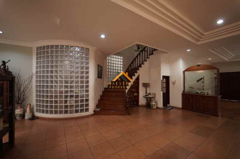 dijual rumah komplek taman malibu indah