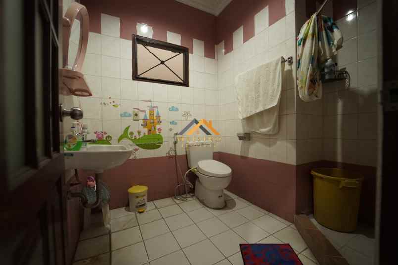 dijual rumah komplek taman malibu indah