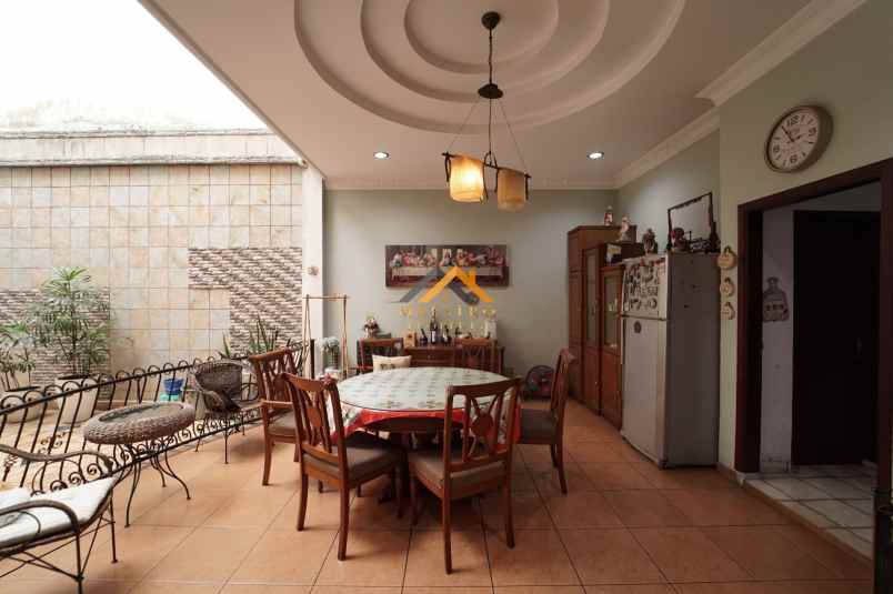 dijual rumah komplek taman malibu indah