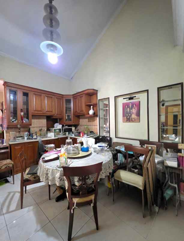 dijual rumah komplek widya chandra