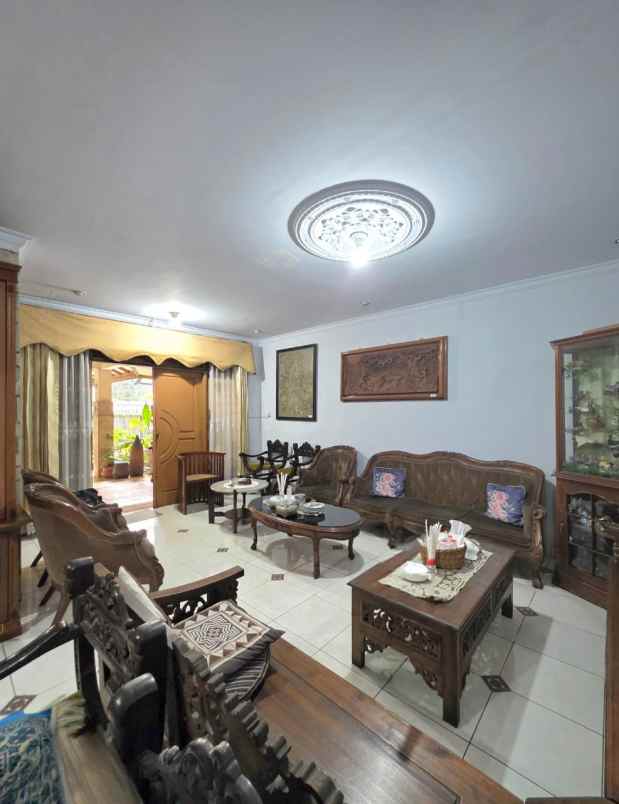 dijual rumah komplek widya chandra