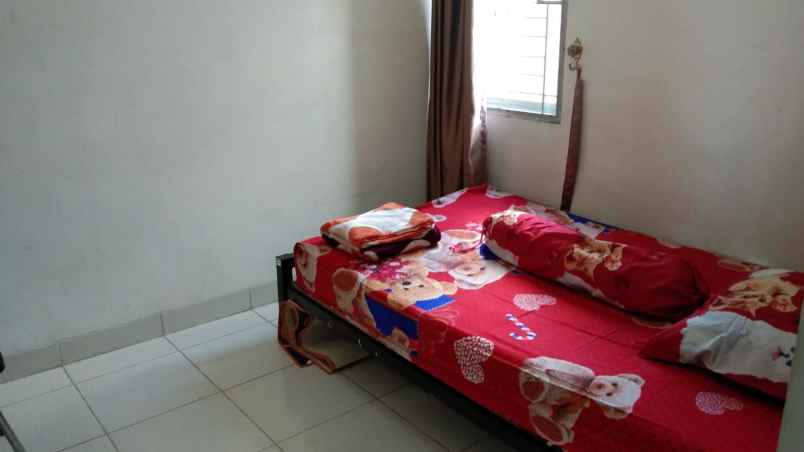 dijual rumah kost2an di cluster fluora talaga bestari