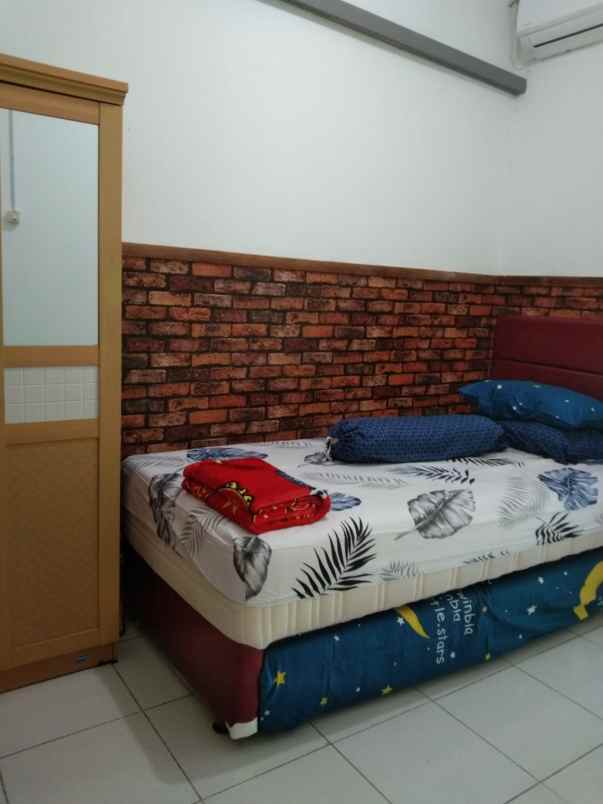 dijual rumah kost2an di cluster fluora talaga bestari