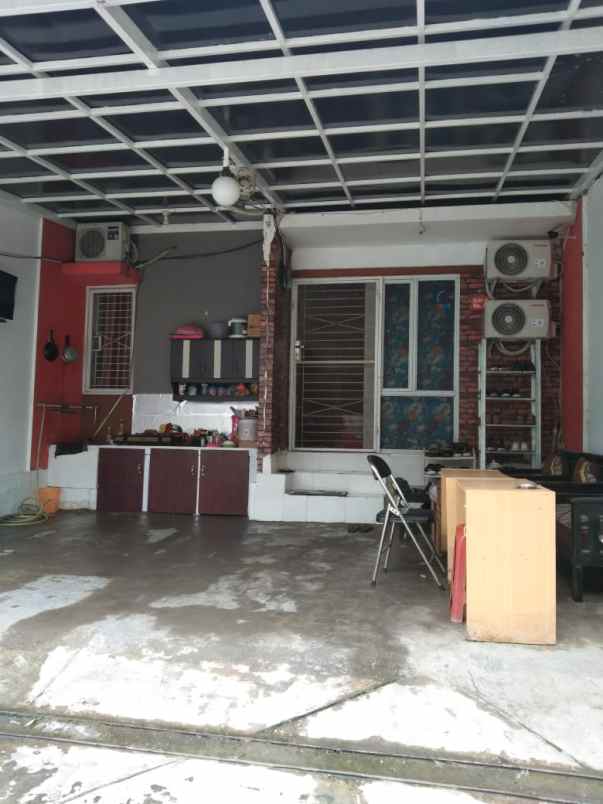 dijual rumah kost2an di cluster fluora talaga bestari