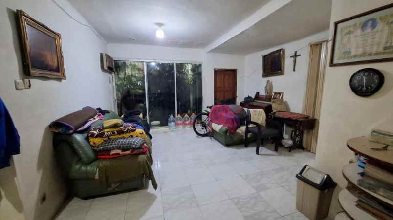 dijual rumah krukut taman sari jakarta