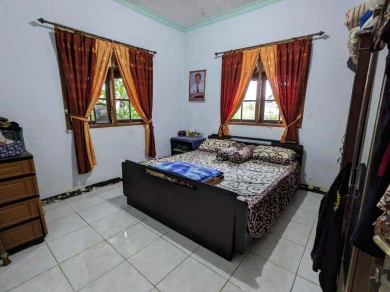 dijual rumah laladon