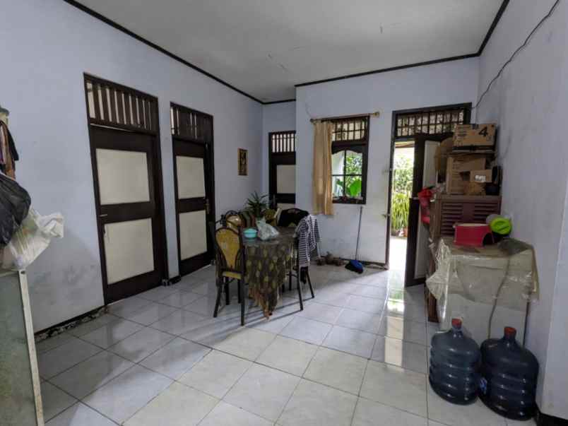 dijual rumah laladon