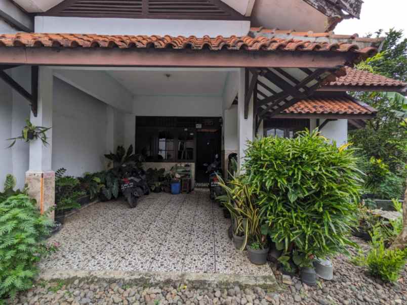 dijual rumah laladon