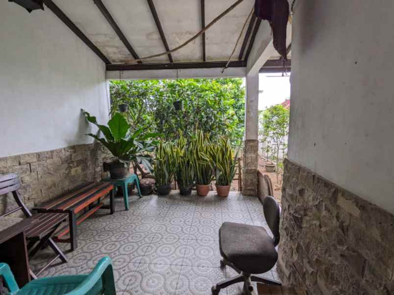 dijual rumah laladon