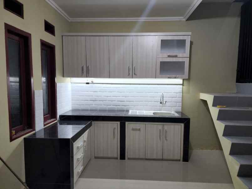 dijual rumah lampiri jatibening pondok