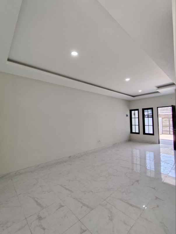 dijual rumah lebak arum