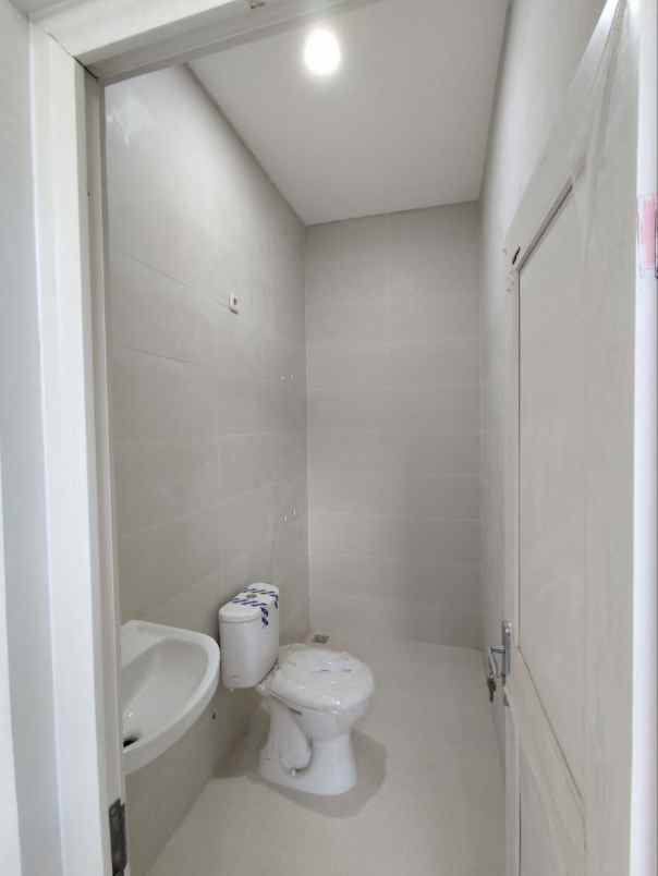 dijual rumah lebak arum