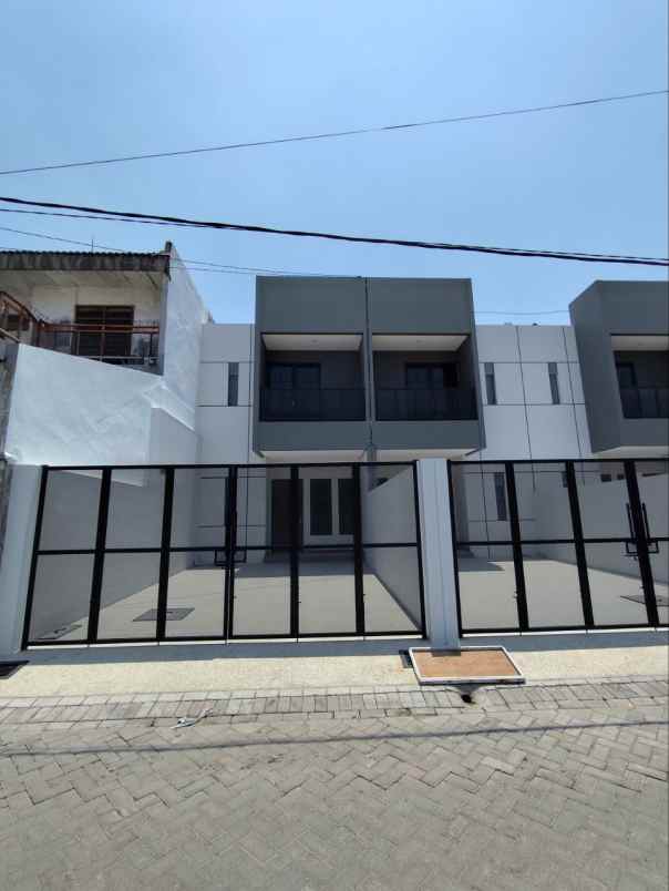 dijual rumah lebak arum