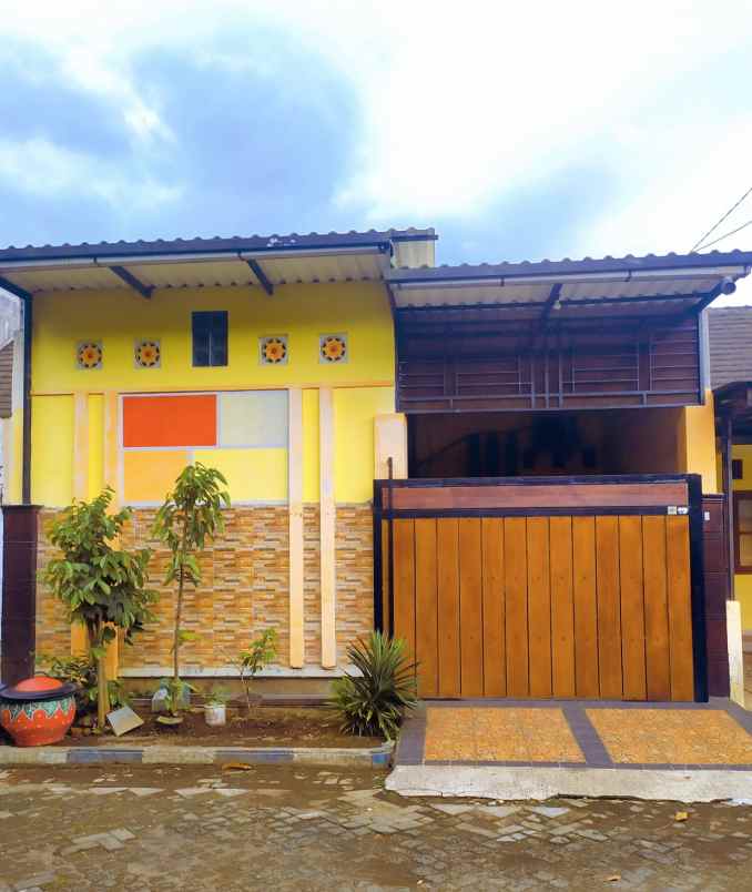 dijual rumah lokasi asrikaton pakis malang