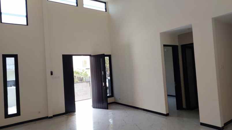 dijual rumah lokasi perumahan araya malang