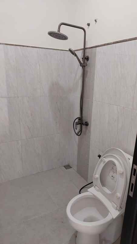 dijual rumah lokasi perumahan araya malang