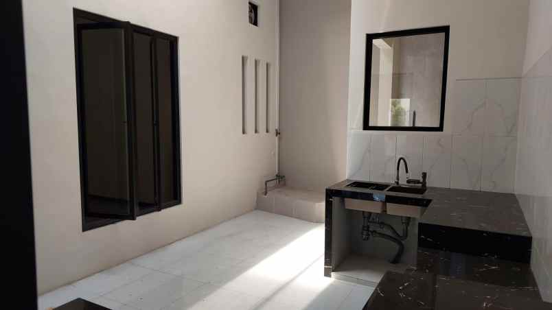 dijual rumah lokasi perumahan araya malang