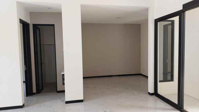 dijual rumah lokasi perumahan araya malang