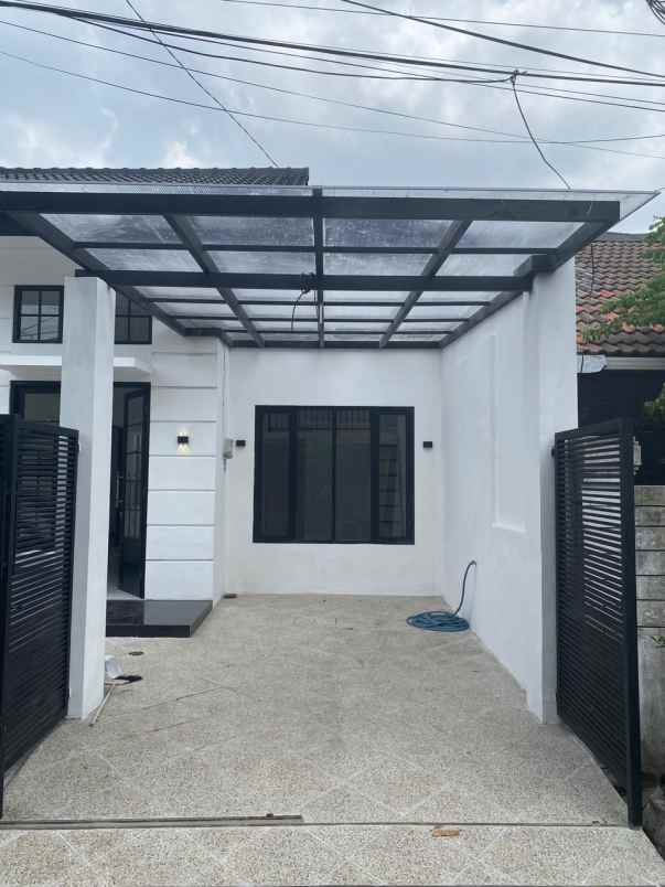 dijual rumah loncat indah