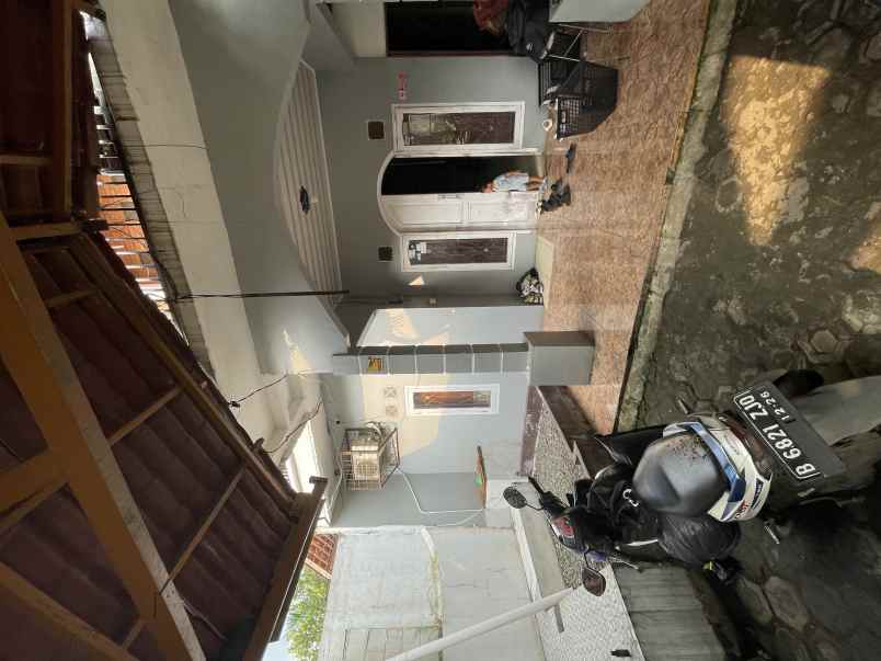 dijual rumah lt 150 lb 250