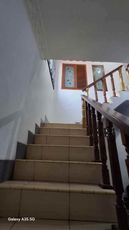 dijual rumah lubang buaya cipayung