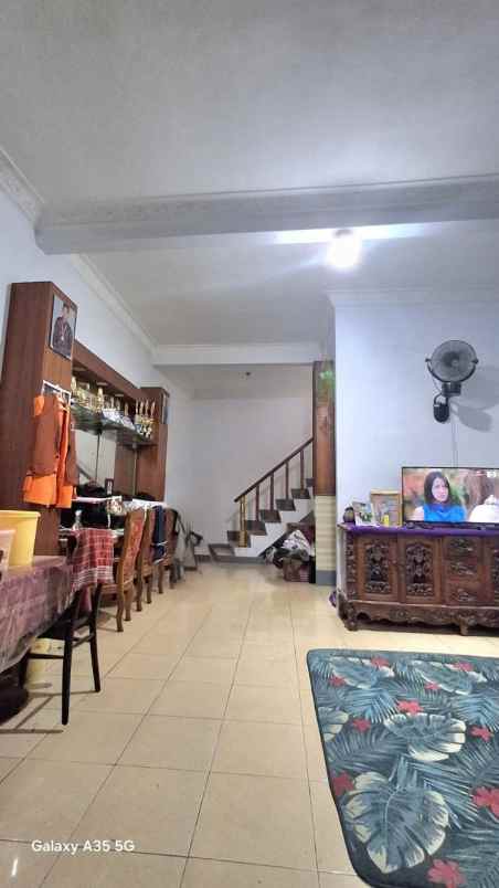 dijual rumah lubang buaya cipayung