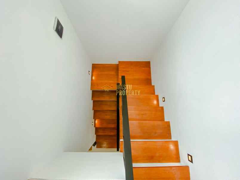 dijual rumah maguwoharjo kec depok kab