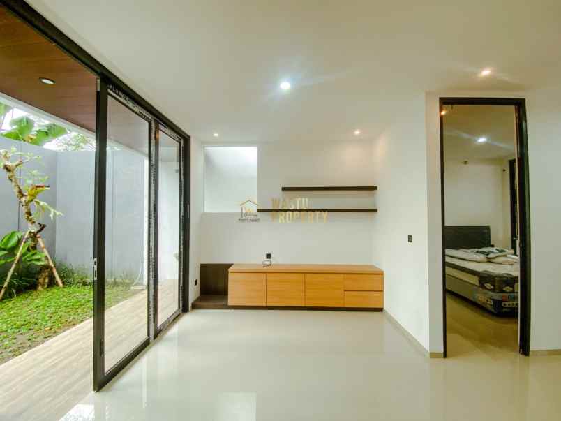 dijual rumah maguwoharjo kec depok kab