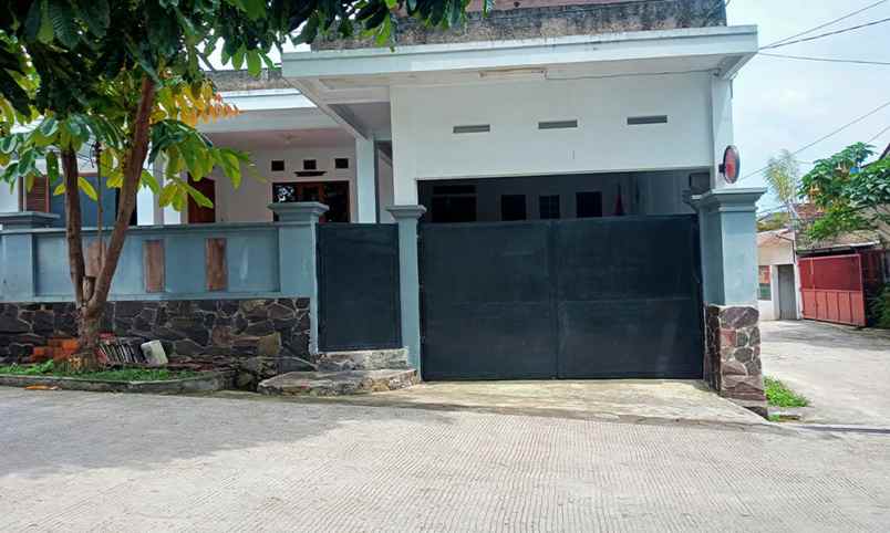 dijual rumah manglayang regency cimekar