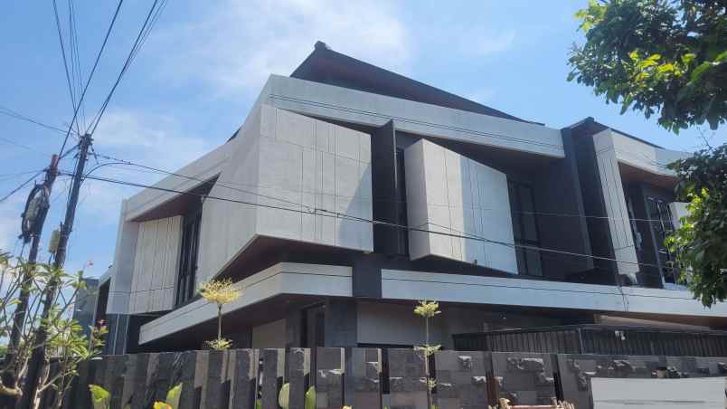 dijual rumah manyar indah