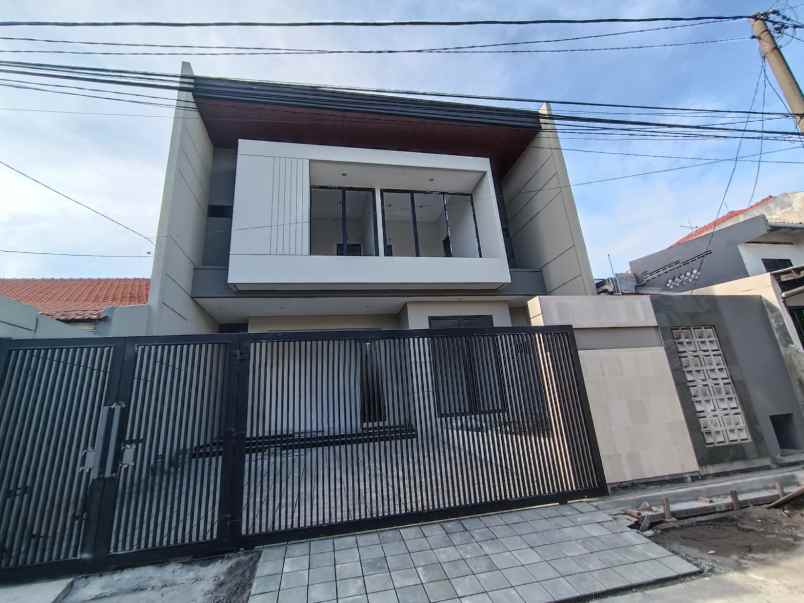 dijual rumah manyar jaya