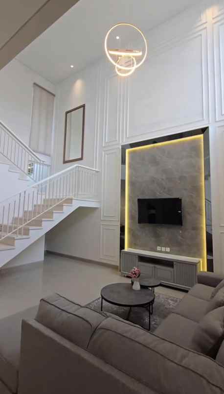 dijual rumah manyar jaya