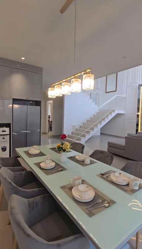 dijual rumah manyar jaya