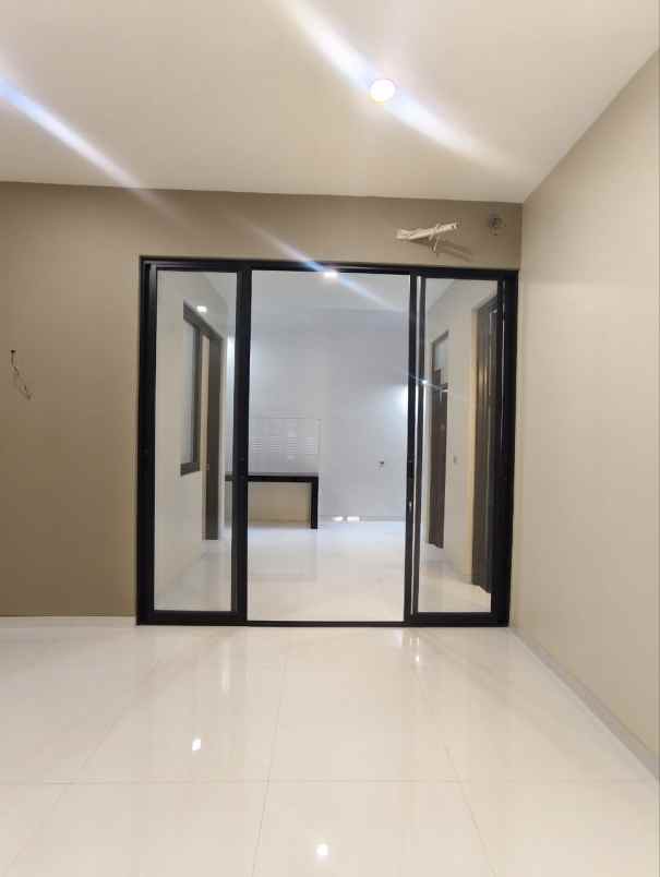 dijual rumah manyar jaya