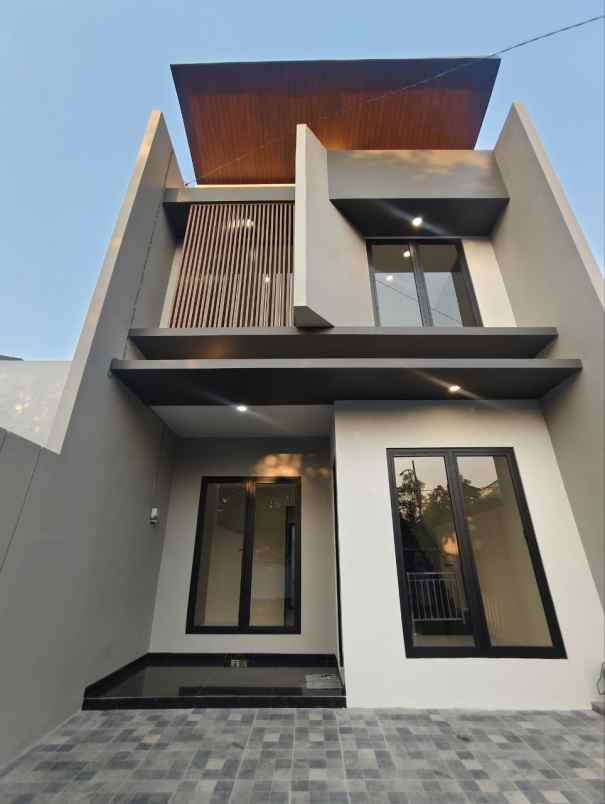 dijual rumah manyar jaya