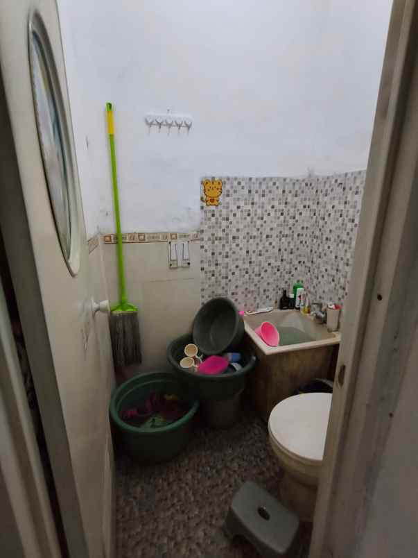 dijual rumah medayu utara griya amerta