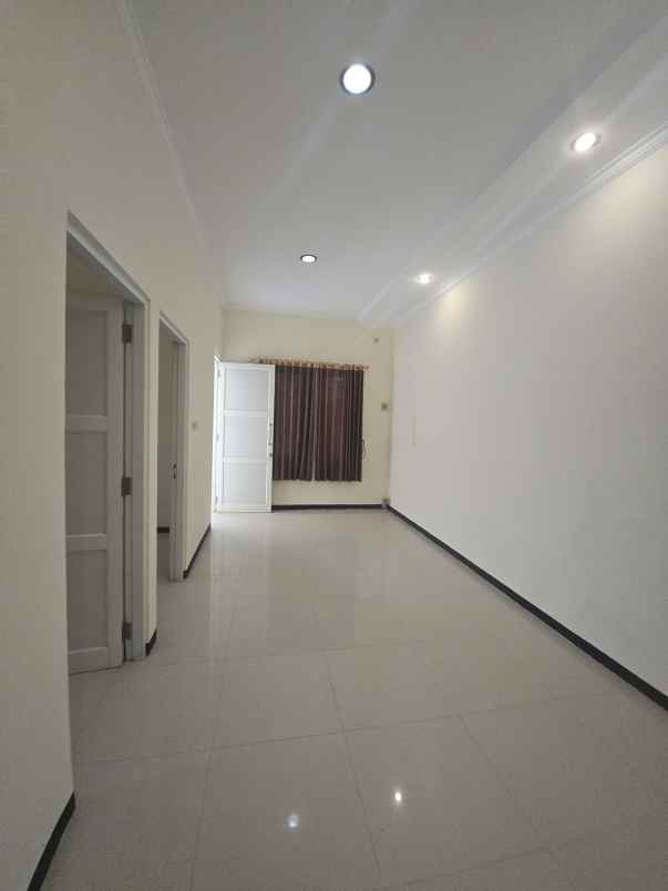 dijual rumah menganti