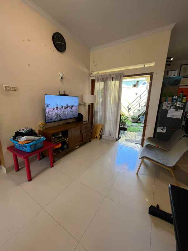 dijual rumah merapi view