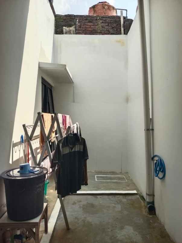 dijual rumah meteseh