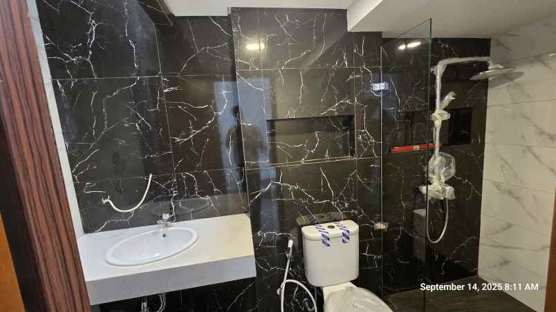 dijual rumah mewah 2 5 lantai di cibubur