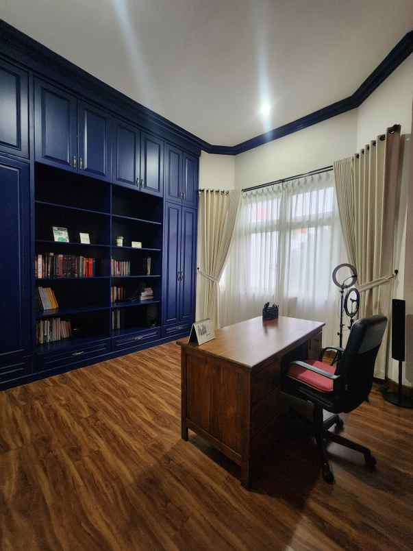 dijual rumah mewah lokasi pondok labu jakarta selatan